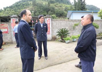 ������������˰�־��쵼��������־�פ��㿪չ����Ⱥ